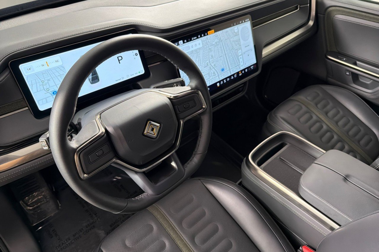 Used 2025 BLACK Rivian Adventure image 9