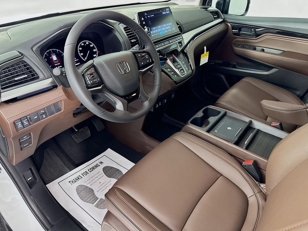 New 2026 Platinum White Pearl Honda Touring image 14