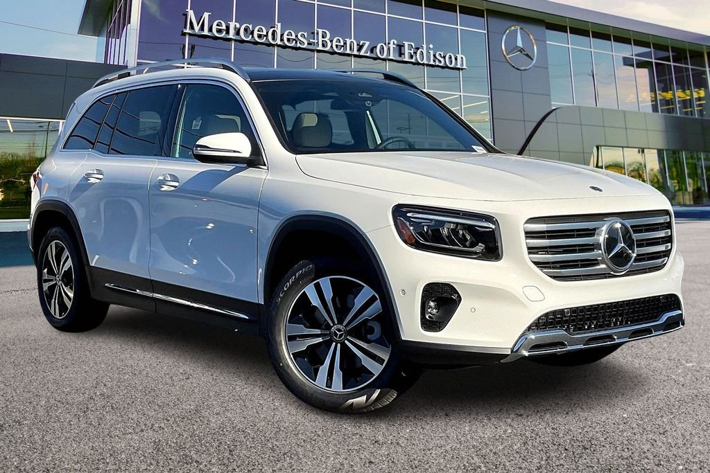 2026 Mercedes-Benz GLB GLB 250 4MATIC's photo