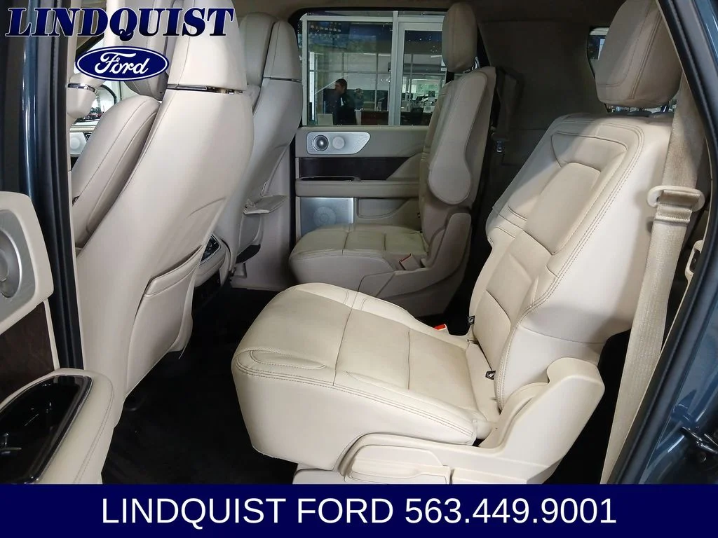 Used 2021 Blue Lincoln Reserve image 21