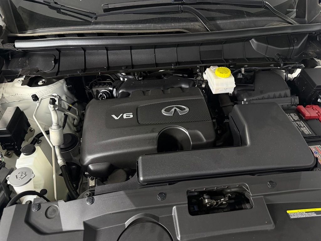 Used 2023 White INFINITI Sensory image 31