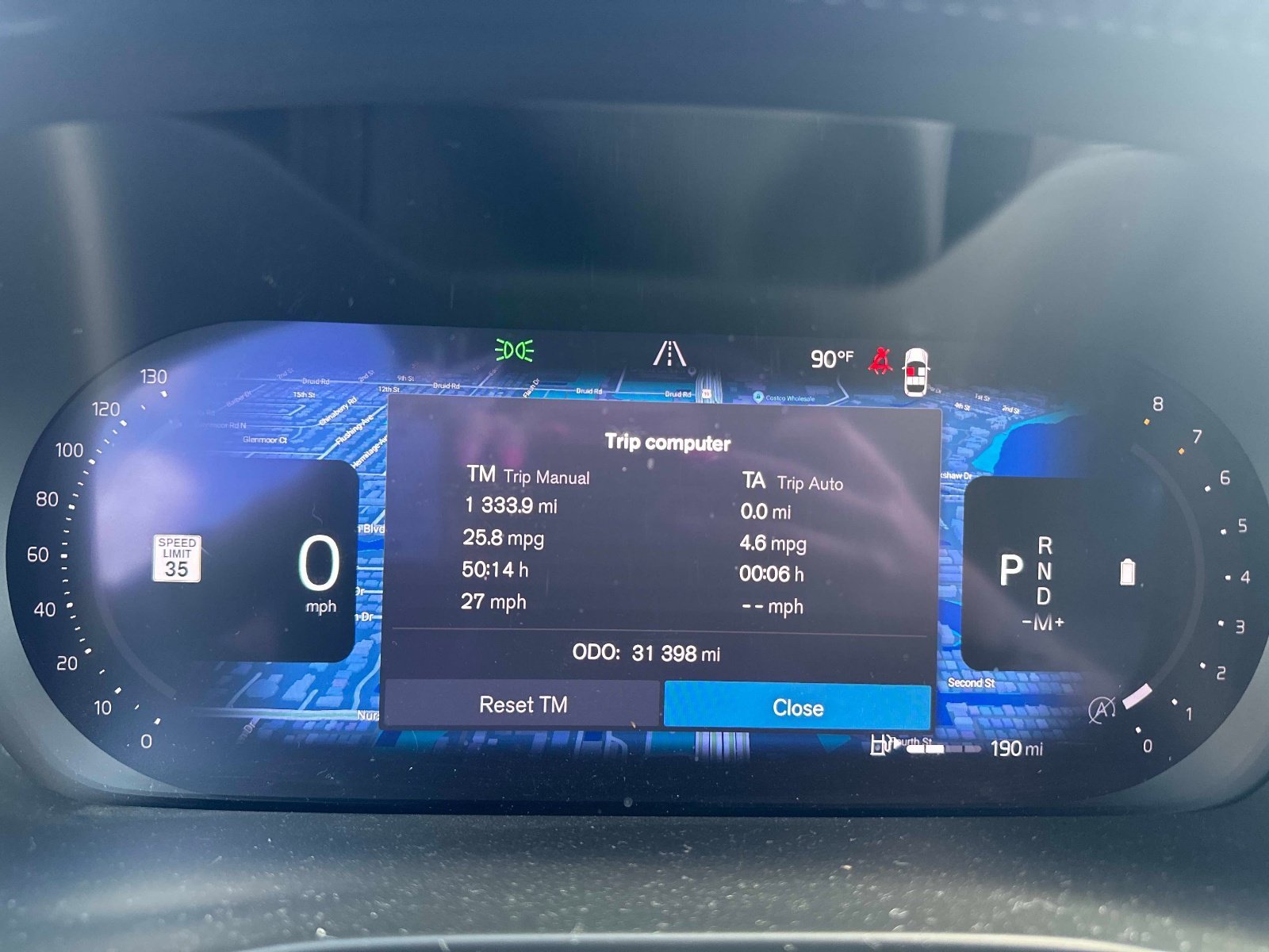 Used 2023 Crystal White Volvo Plus Dark Theme image 12