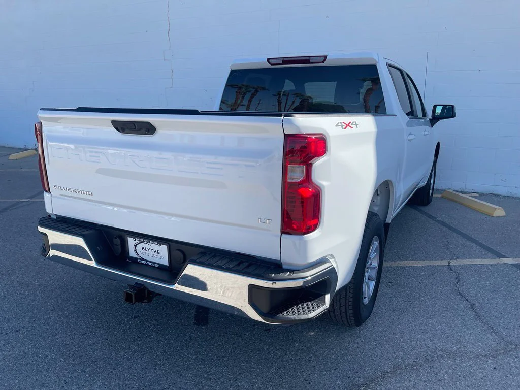 New 2026 Summit White Chevrolet LT image 7