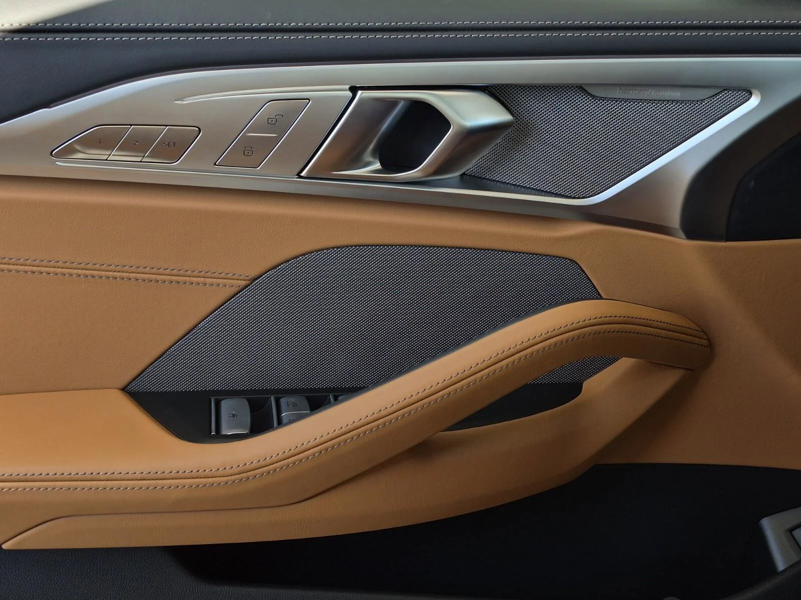 2026 BMW 8 Series 840i - Photo 21