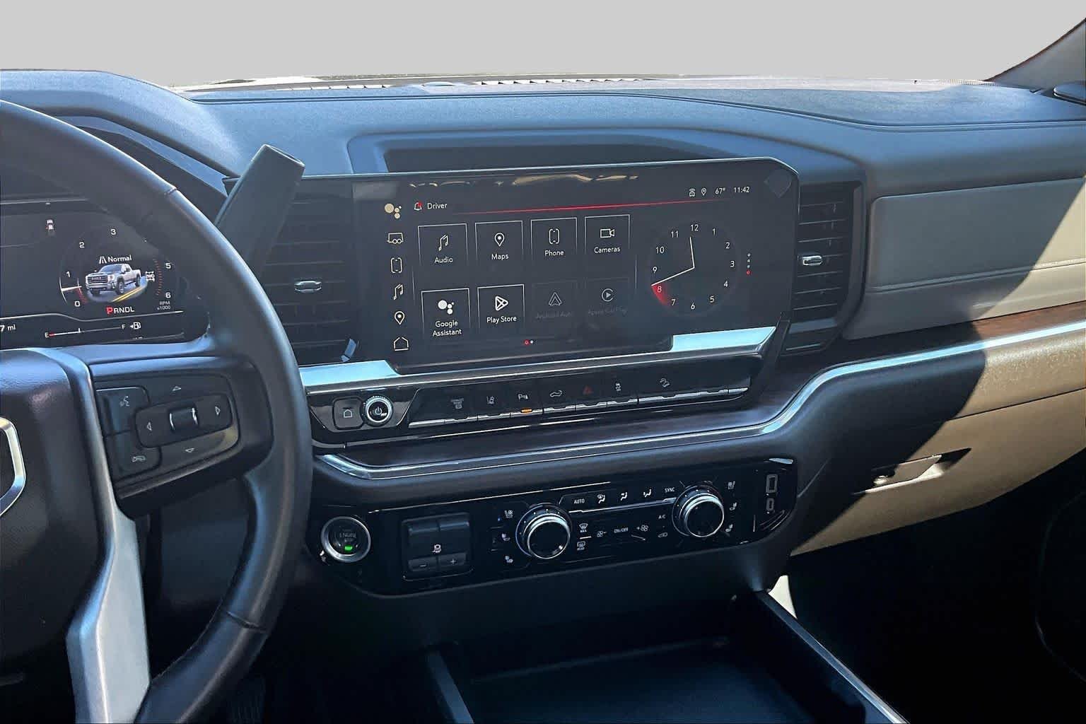 Used 2024 Summit White GMC SLT image 7