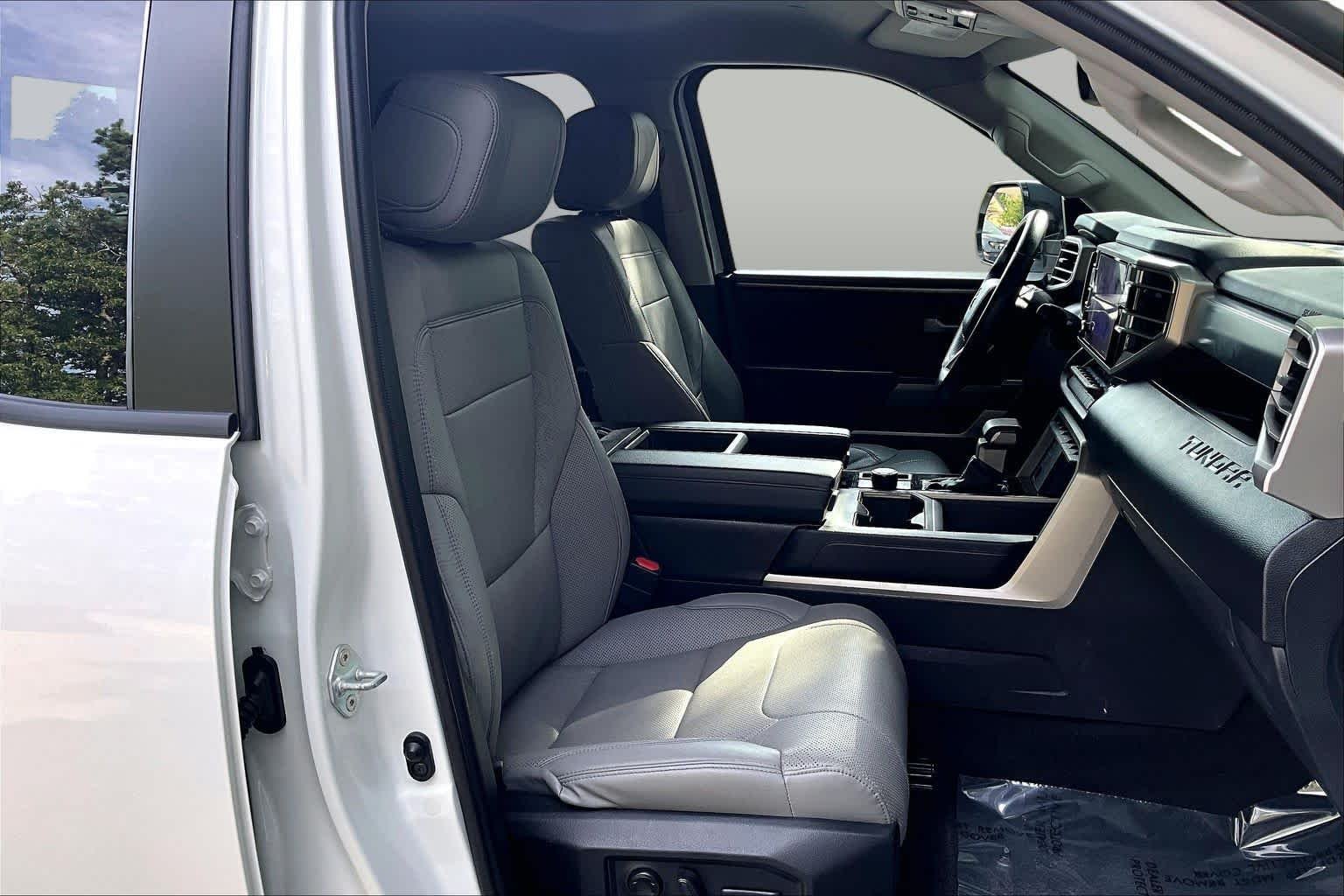 Used 2024 Ice Cap Toyota SR5 image 9
