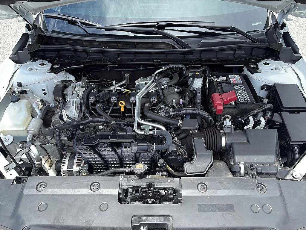 Used 2024 WHITE Nissan  image 34