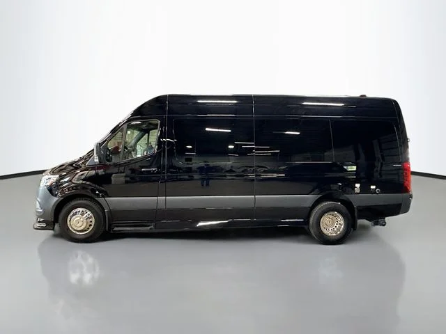 Used 2022 Black Mercedes-Benz Cargo 170 WB image 4