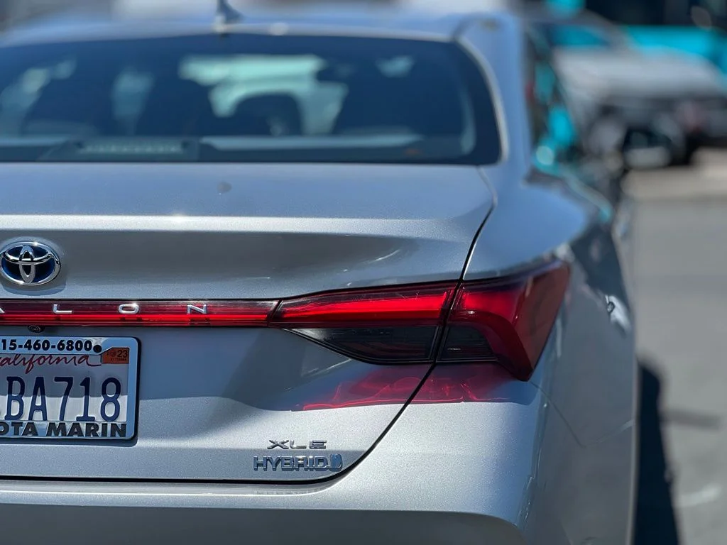 Used 2020 Silver Toyota XLE Plus image 13