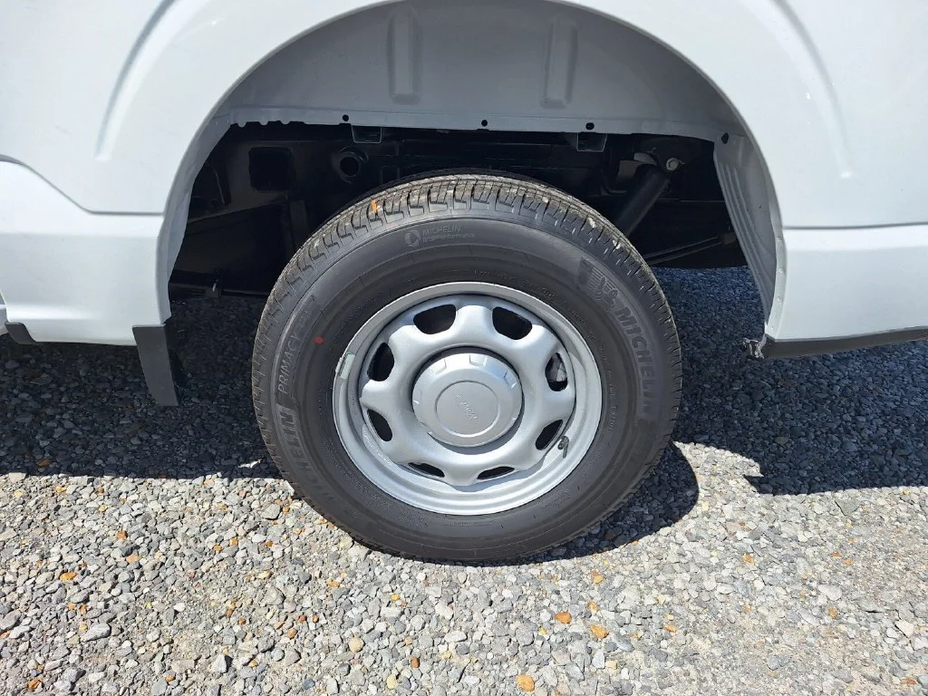 New 2026 Oxford White Ford XL image 13