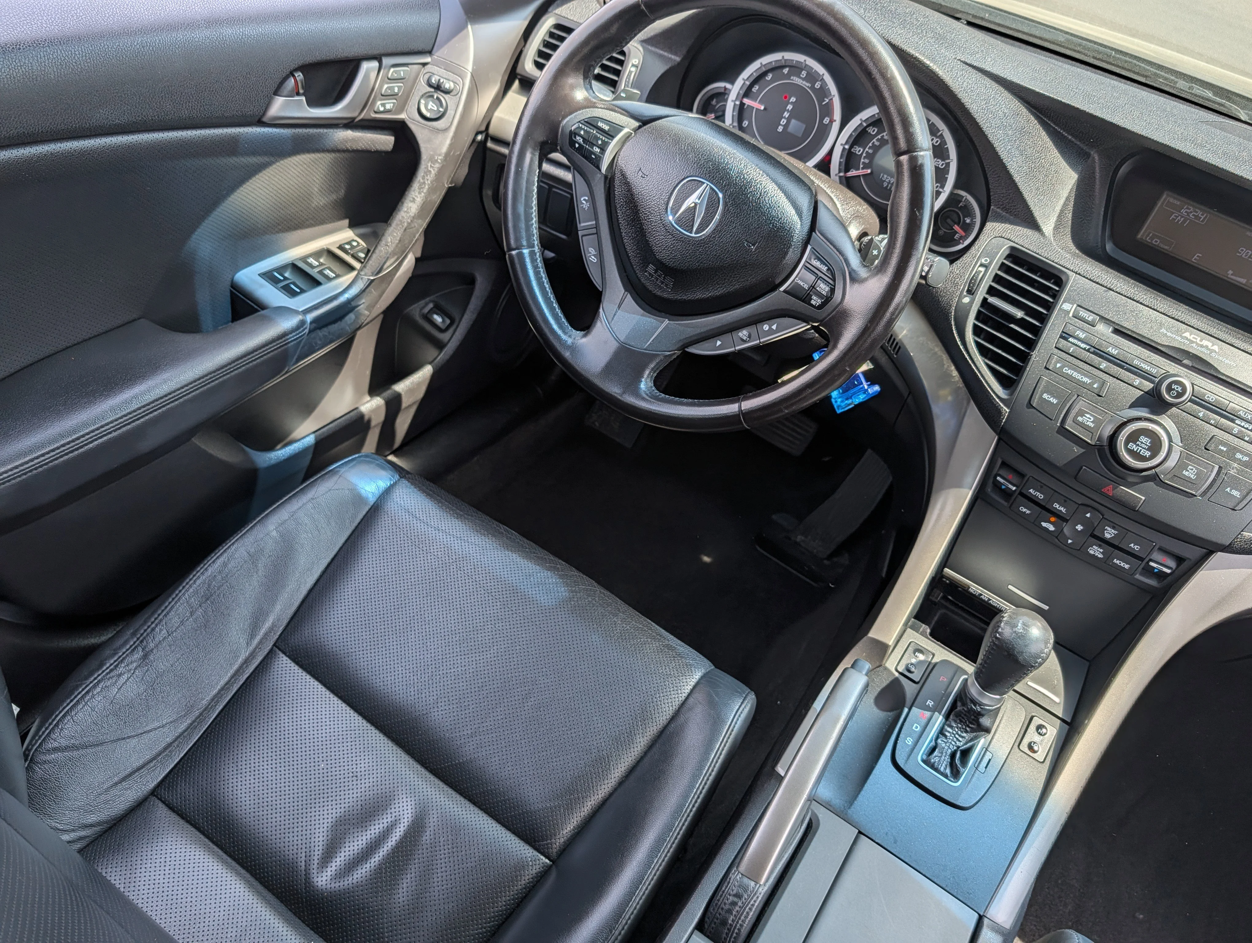 Used 2010 Palladium Metallic Acura  image 9