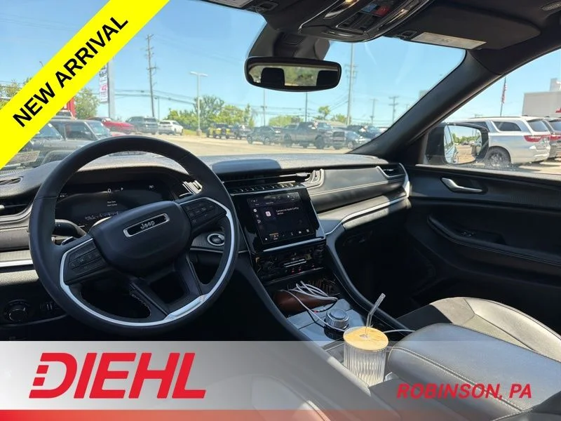 Used 2023 Gray Jeep Altitude image 10