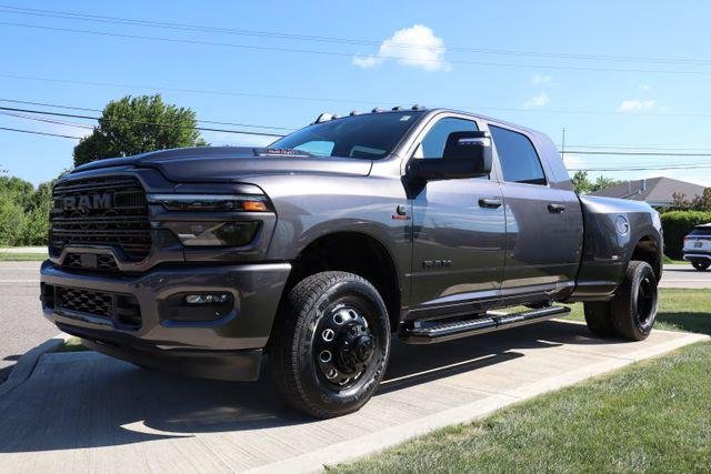 New 2026 Granite Crystal Metallic Clear-Coat Exterior Paint RAM LARAMIE image 23