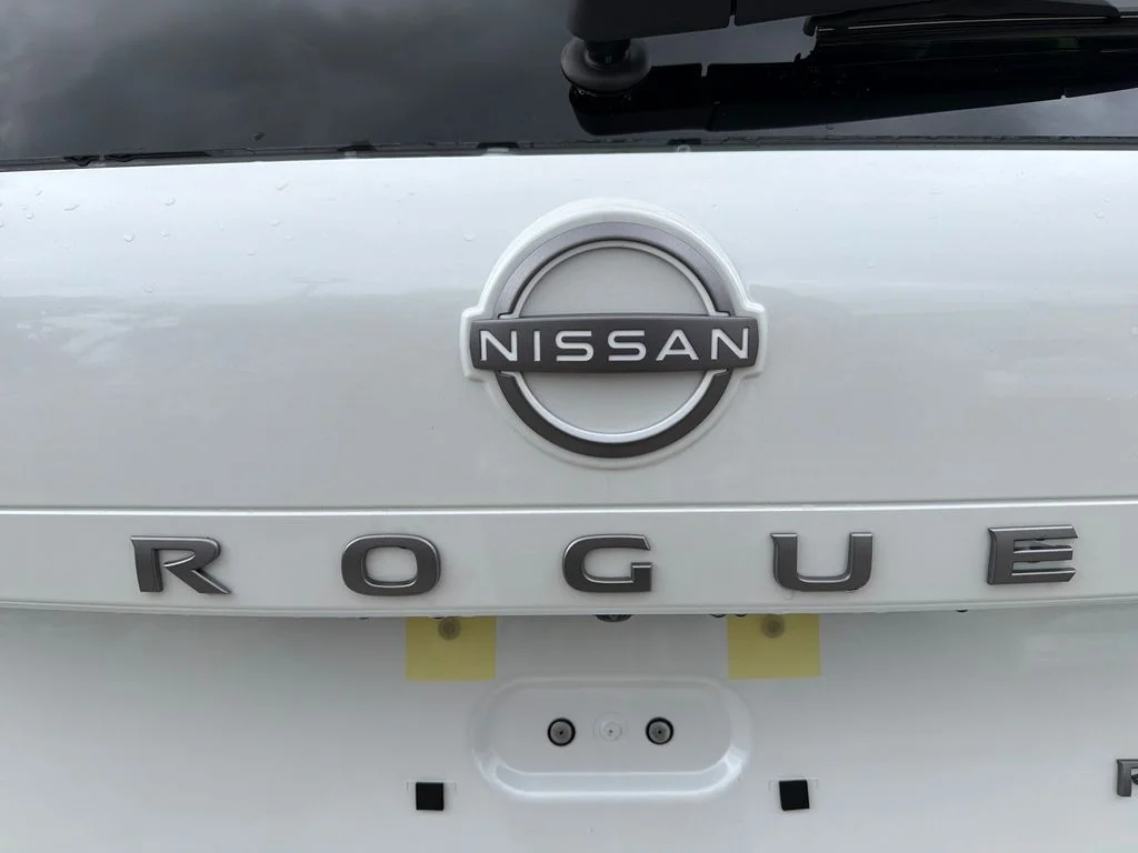 New 2026 Everest White Pearl TriCoat / Super Black Two-tone Nissan Platinum image 9