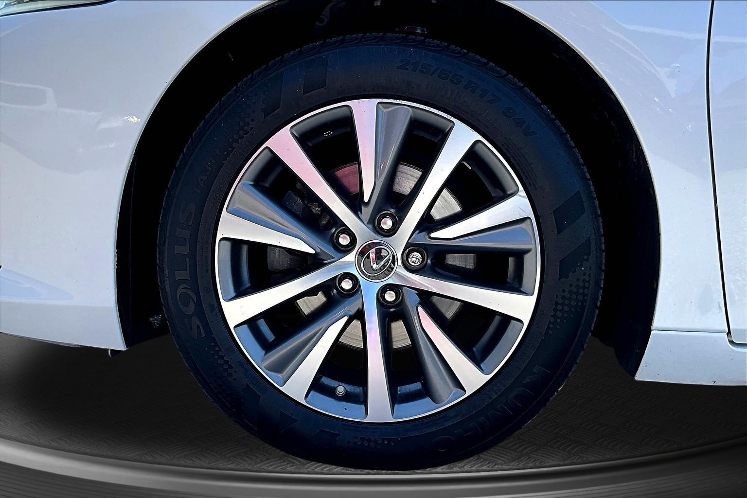 Used 2019 White Lexus 350 image 32