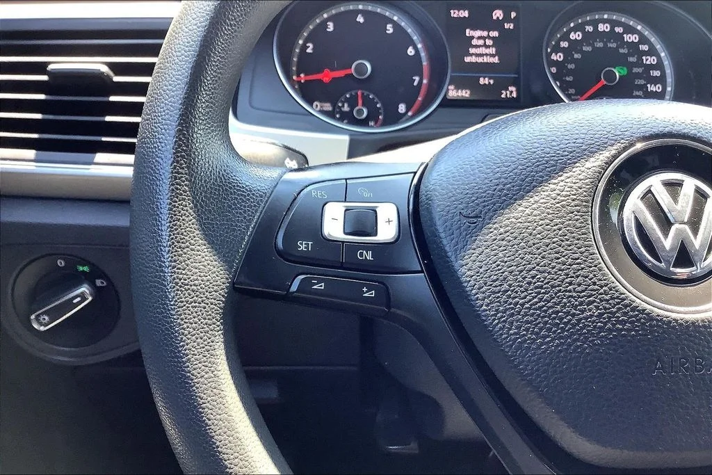 Used 2018 Gray Volkswagen S image 21