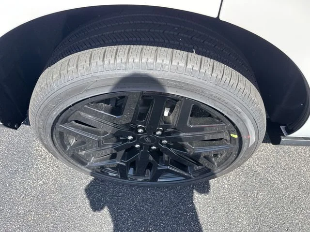 New 2026 Star White Metallic Tri-Coat Ford Platinum® image 13