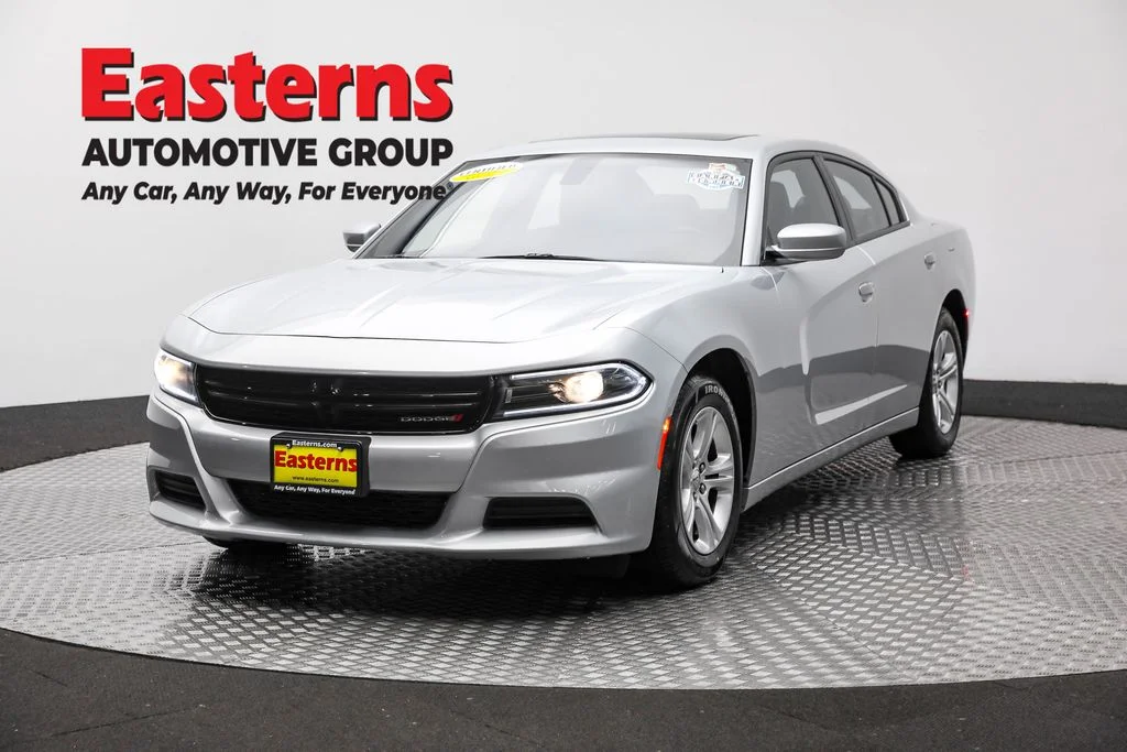 Used 2022 Silver Dodge SXT image 1