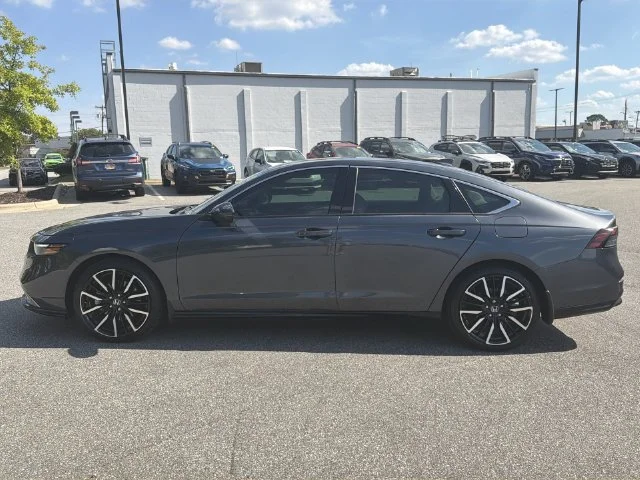 Used 2024  Honda Touring image 10