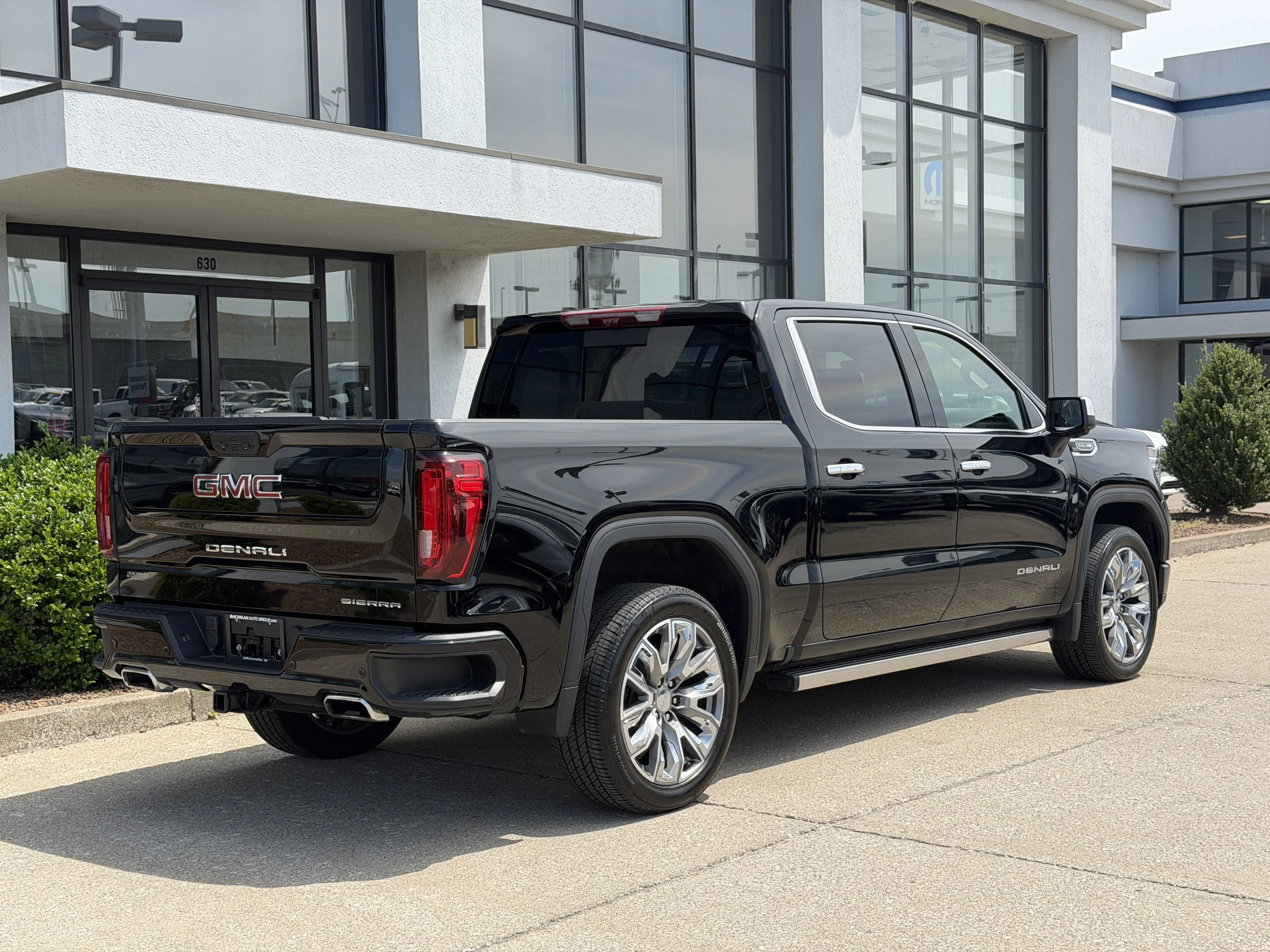 Used 2024 Onyx Black GMC Denali image 4