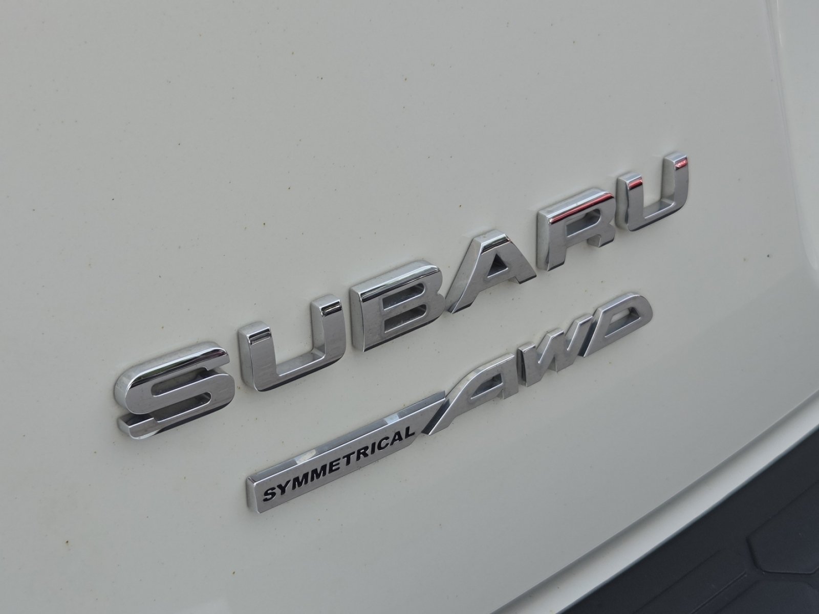 Used 2022 Crystal White Pearl Subaru Premium image 15