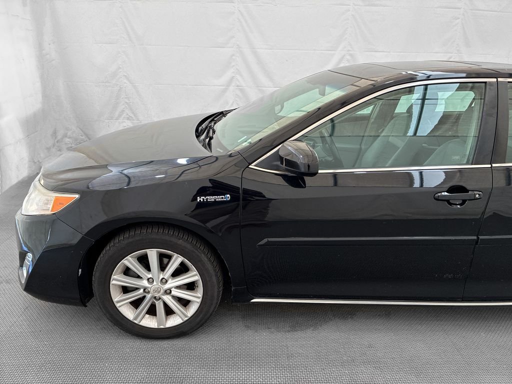 Used 2012 Black Toyota XLE image 3