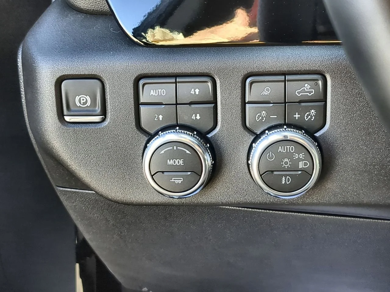 Used 2026 Onyx Black GMC SLT image 18