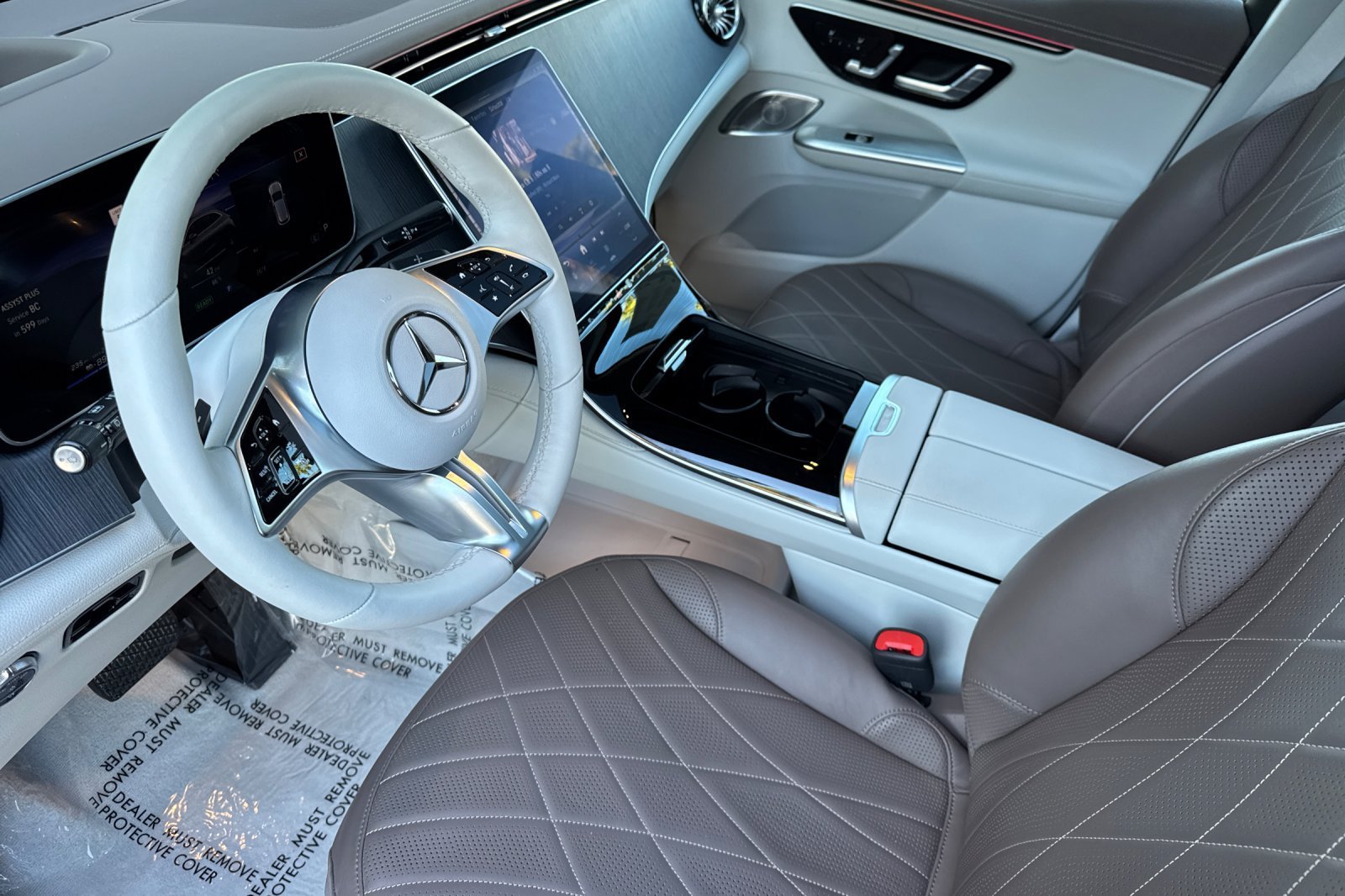 Certified Used 2023 Black Mercedes-Benz 500 SUV image 7