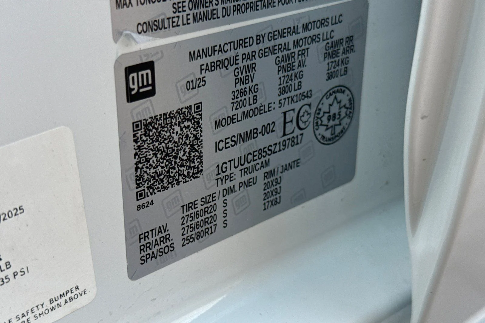Used 2025  GMC Elevation image 27