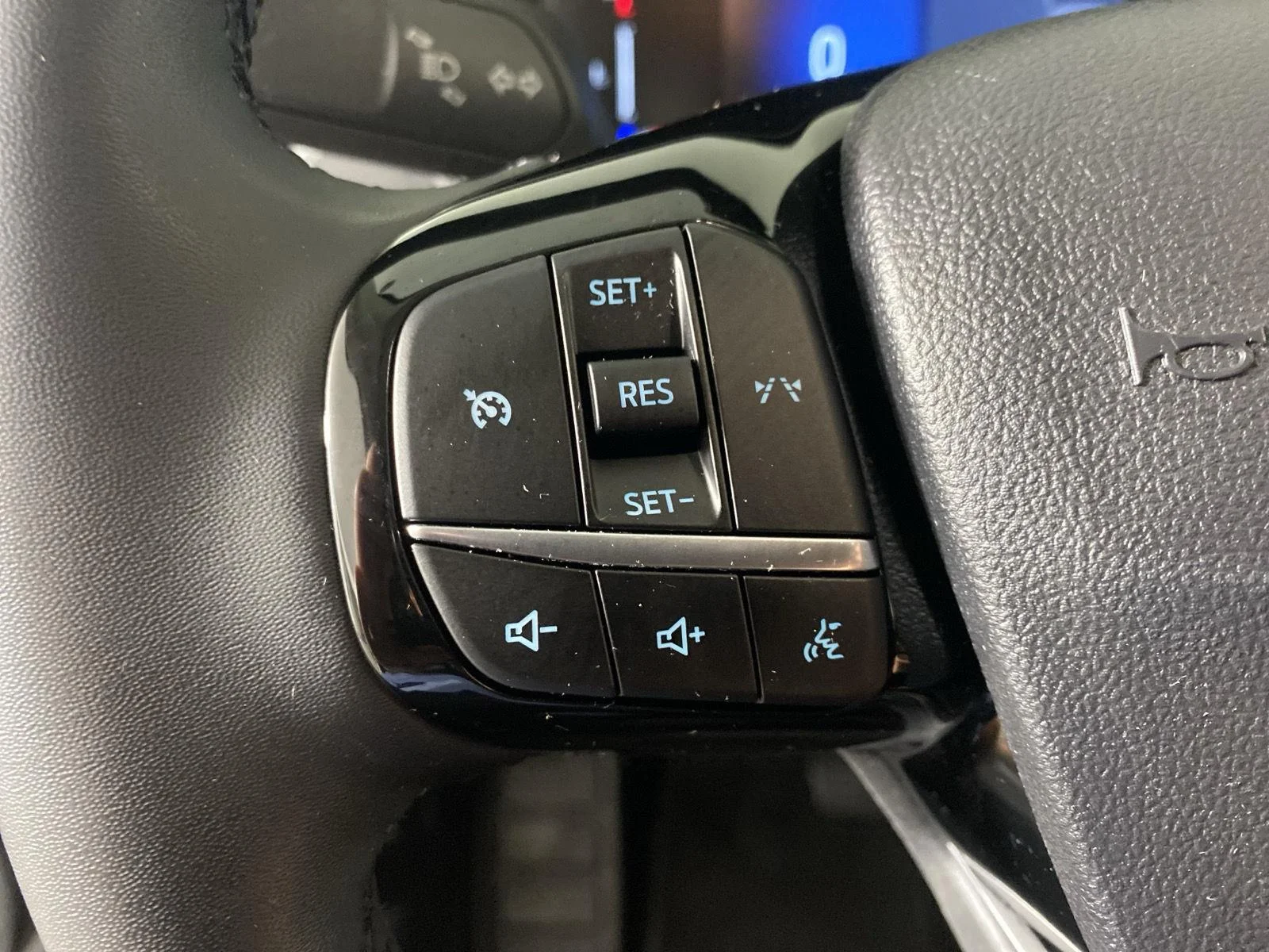 Used 2023 Iconic Silver Ford Active image 18