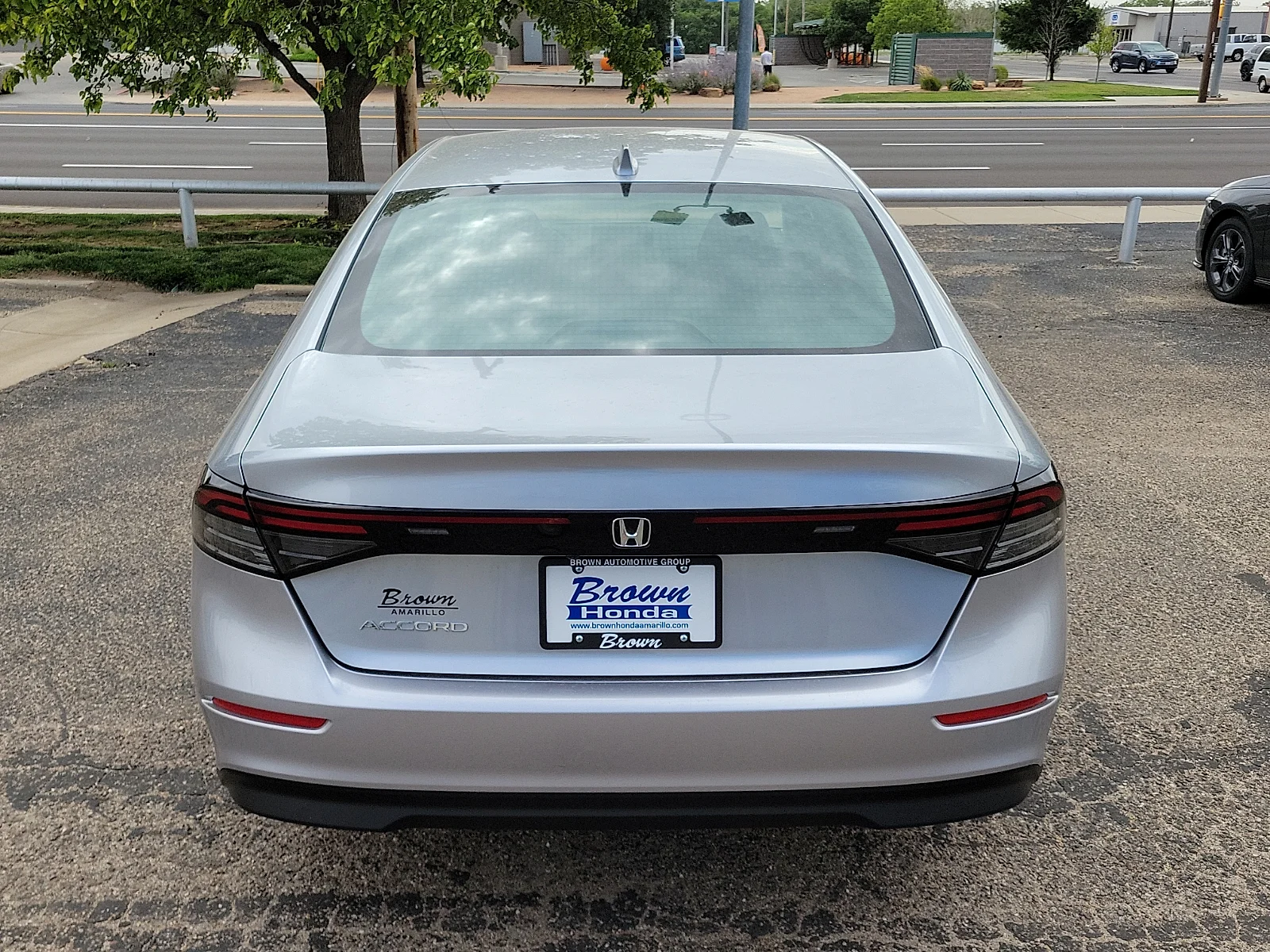 New 2026 Solar Silver Metallic Honda LX image 9