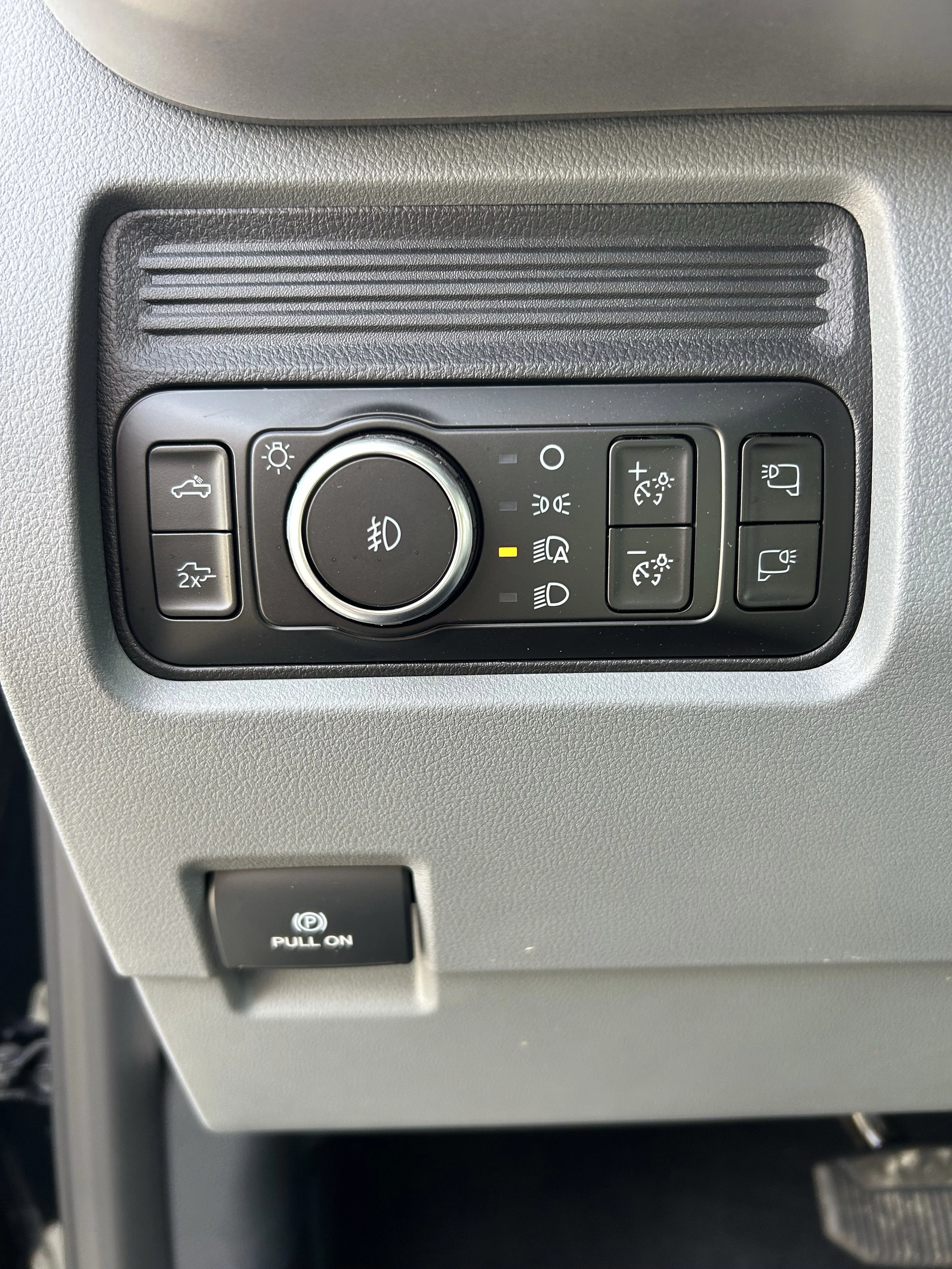 2026 Ford F-350 Super Duty XLT - Photo 13