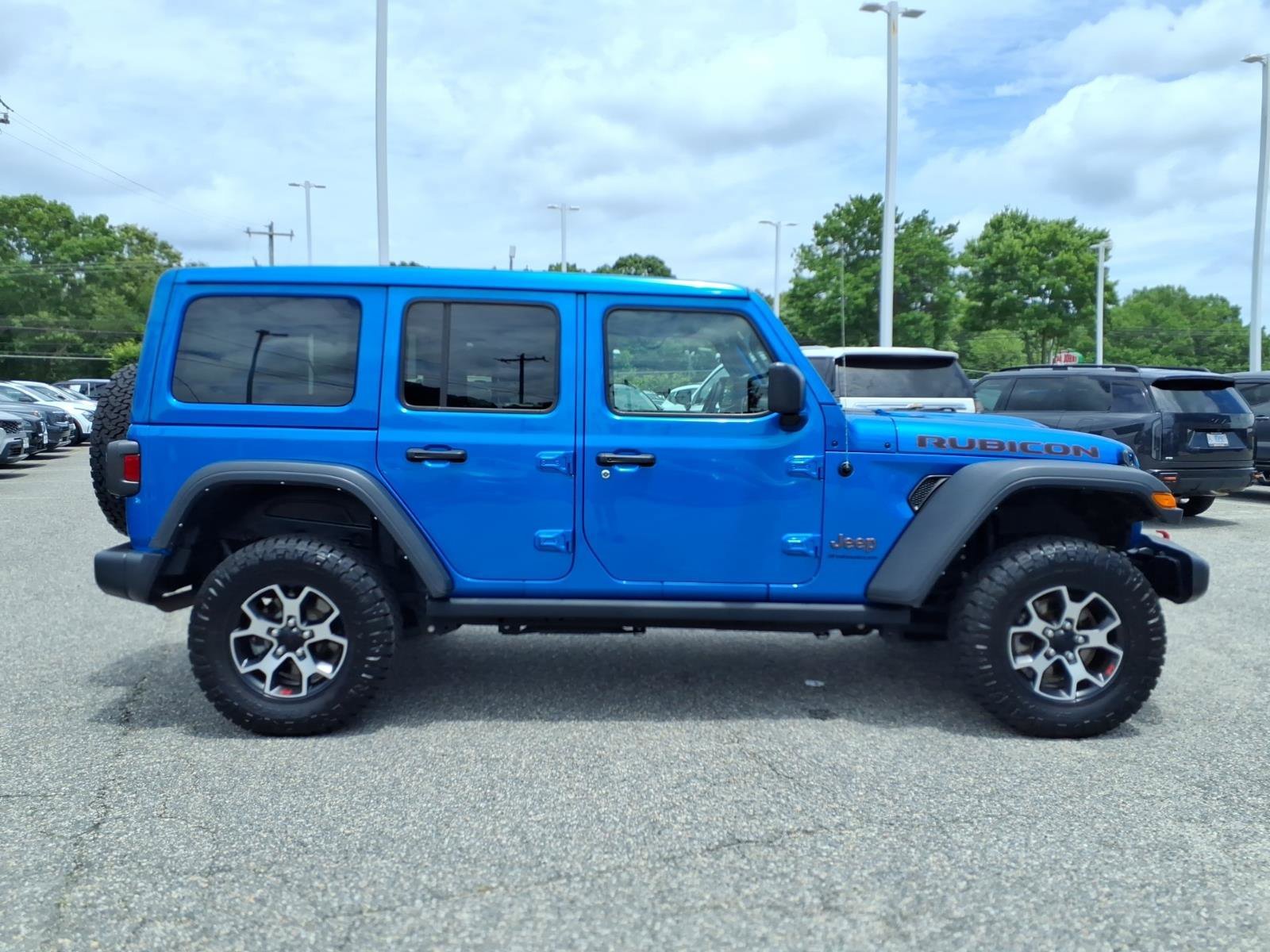 Used 2023 Hydro Blue Pearlcoat Jeep Rubicon image 26