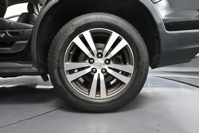 Used 2016 Black Honda EX-L image 11