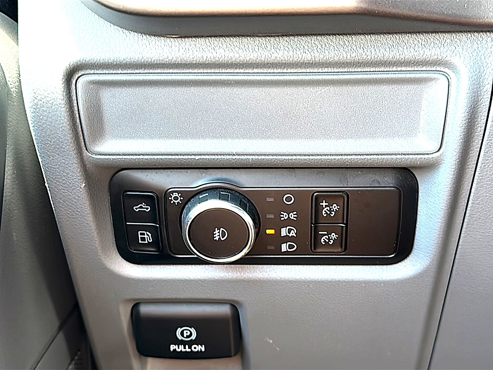 Used 2024 Agate Black Metallic Ford XLT image 37