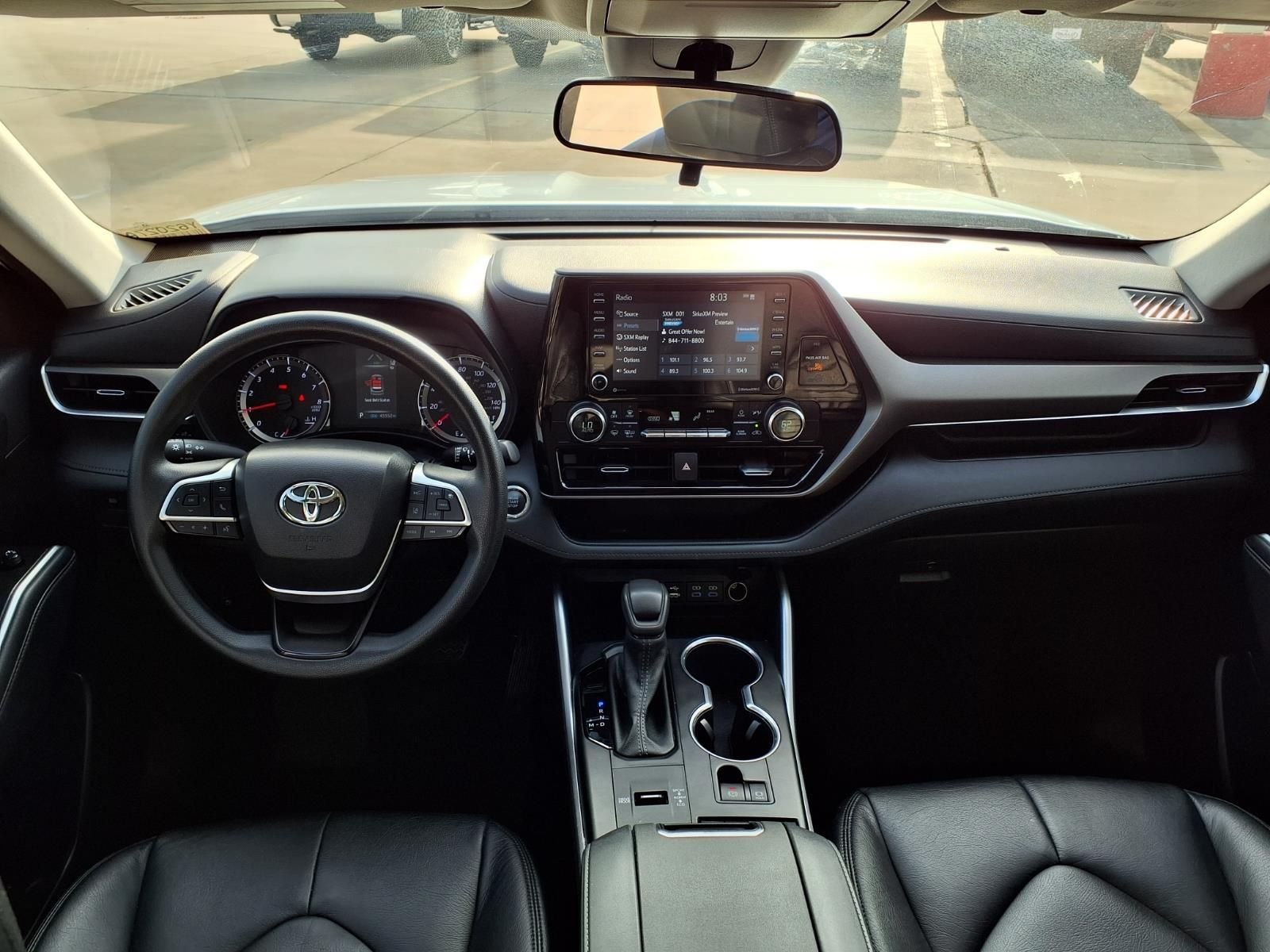Used 2022 Pearl Toyota L image 11