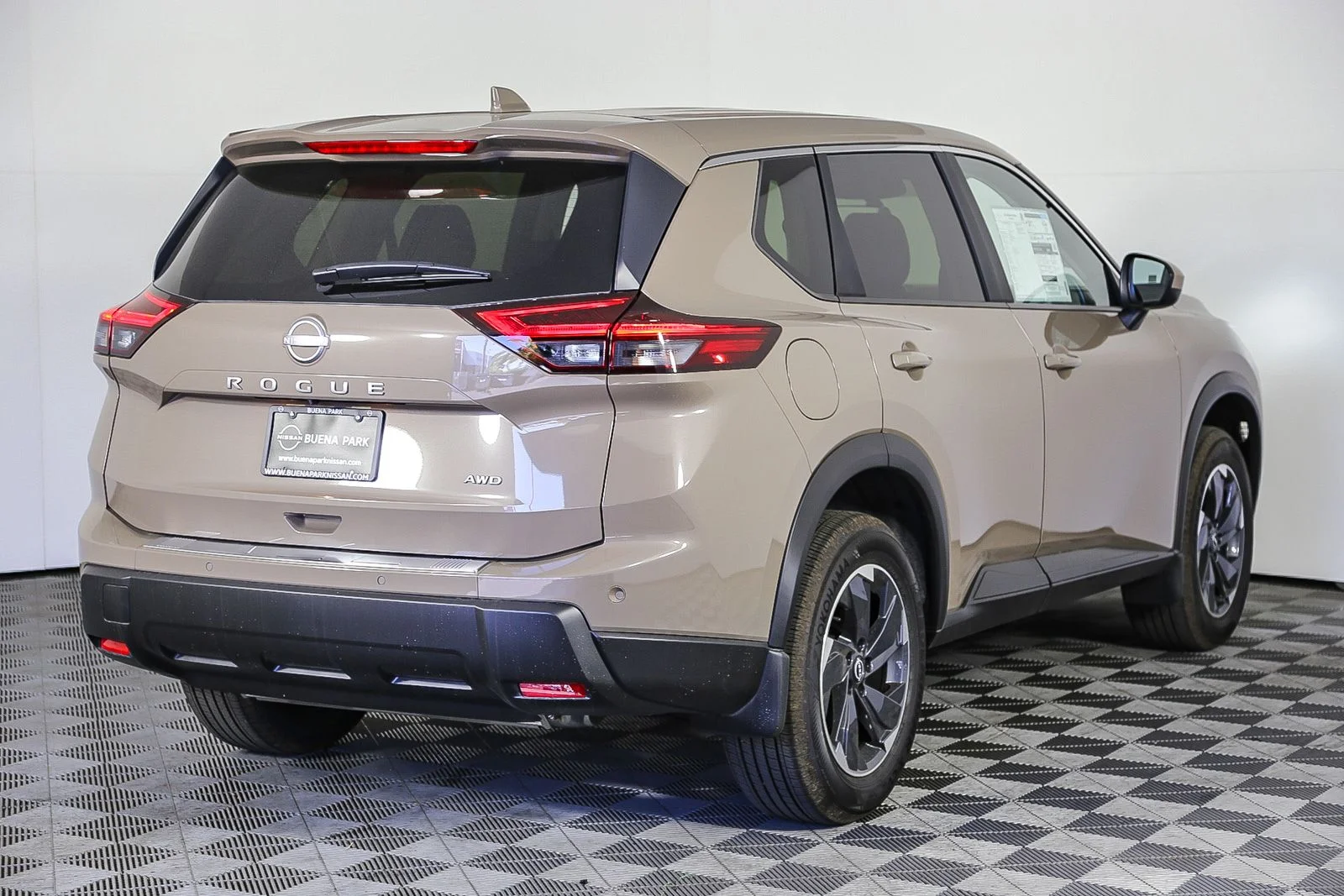 2025 Nissan Rogue SV - Photo 9