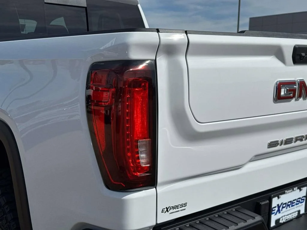 2026 GMC Sierra 1500 AT4X - Photo 12