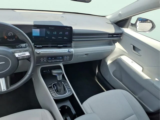 Used 2025 White Hyundai SEL image 20