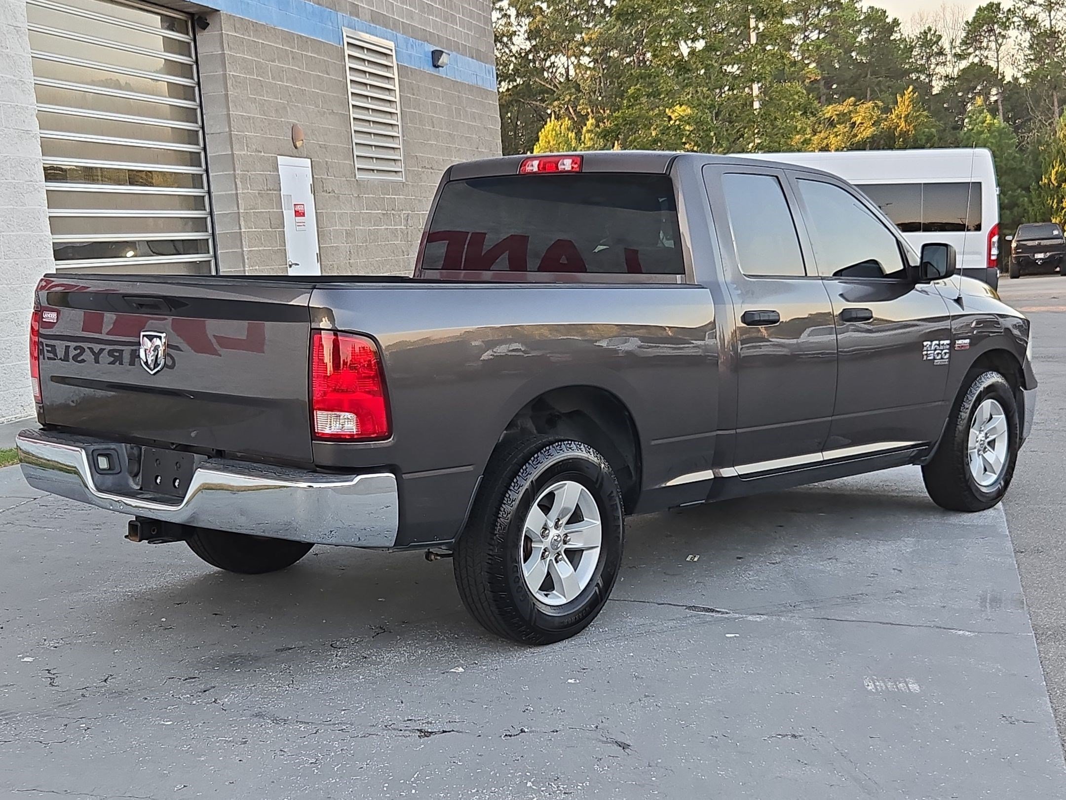 Used 2019 Granite Crystal Metallic Clearcoat RAM Tradesman image 7