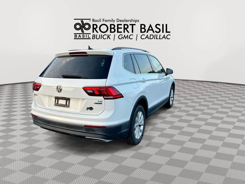 Used 2018 White Volkswagen 2.0T SE image 8