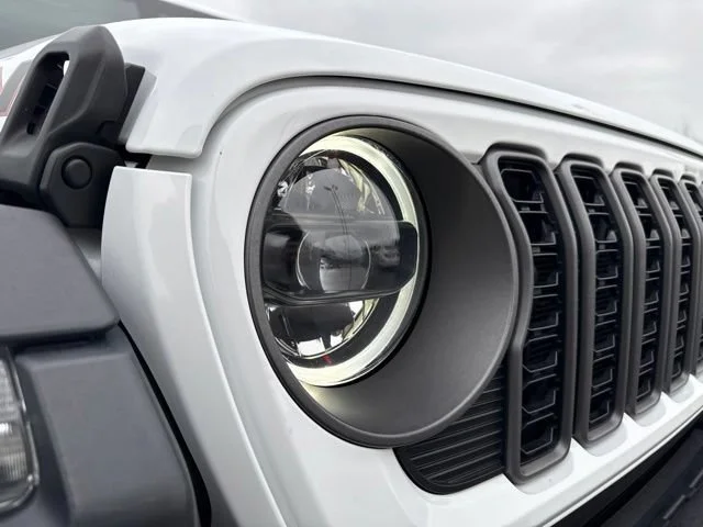 Used 2025 Bright White Clearcoat Jeep Rubicon image 9