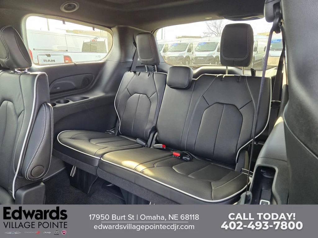 2026 Chrysler Pacifica Limited - Photo 29