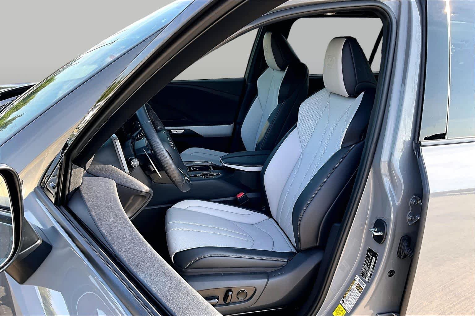 Certified Used 2026 Incognito Lexus F SPORT Performance Premium image 8
