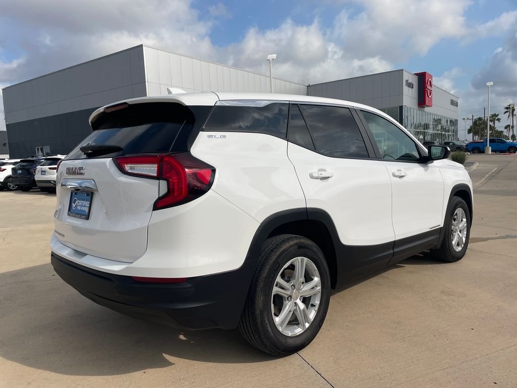 Used 2024 White GMC SLE image 5