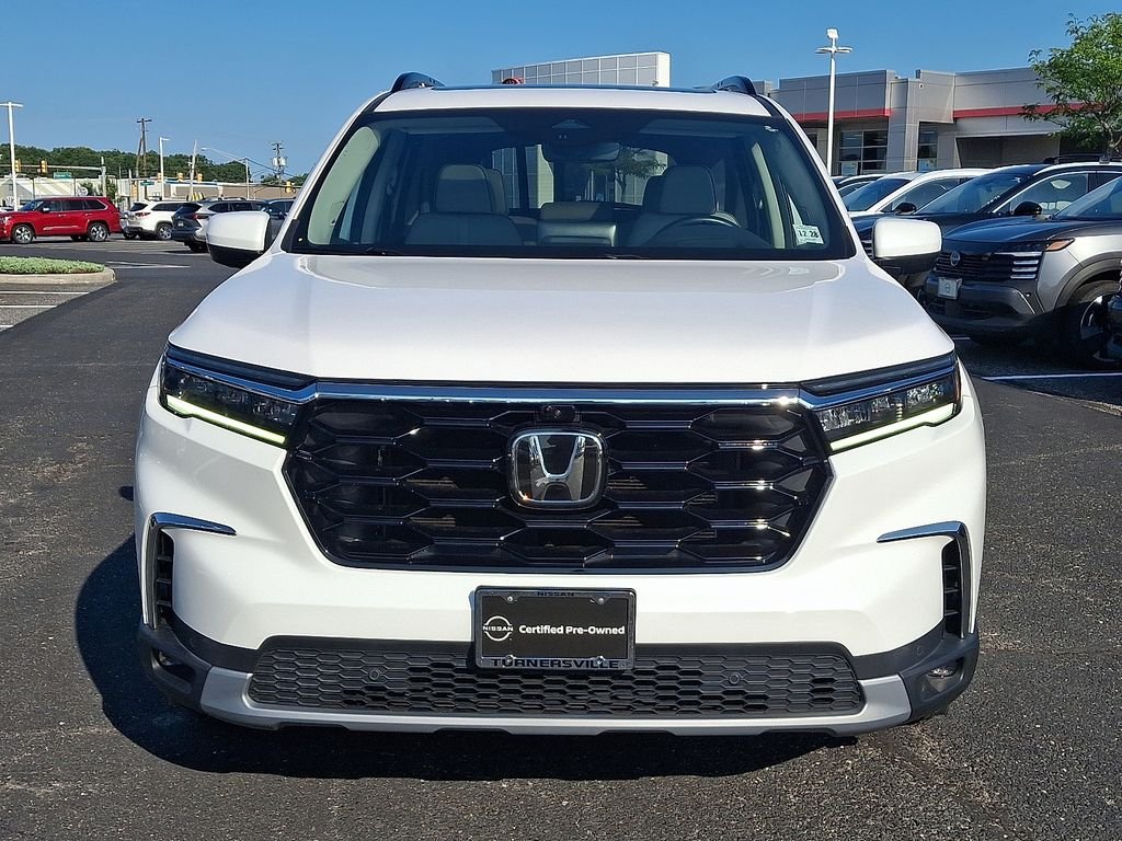 Used 2023 White Honda Elite image 2