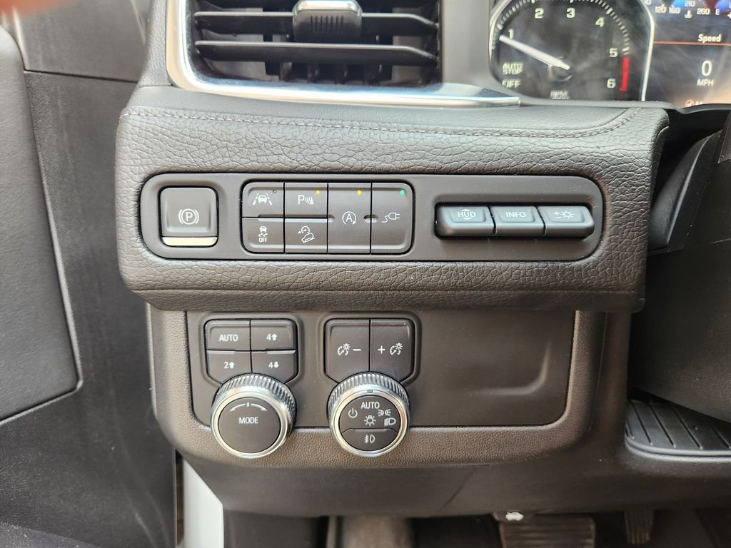 Used 2021 White Frost Tricoat GMC Denali image 22