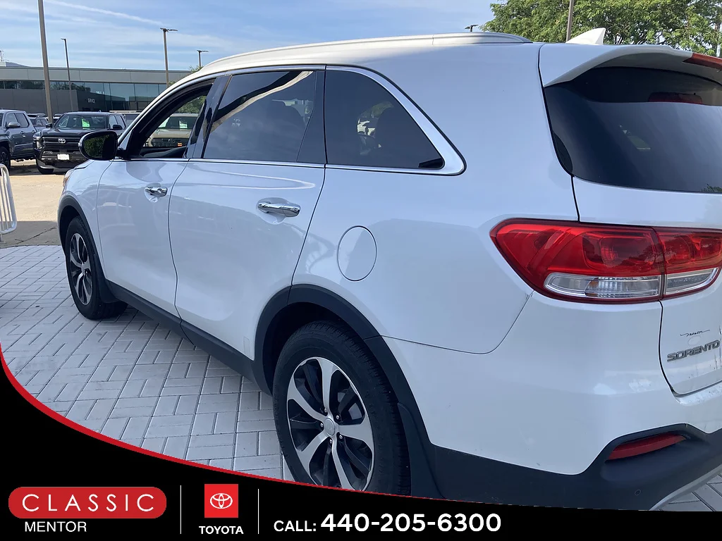 Used 2016 Snow White Pearl Kia EX image 2