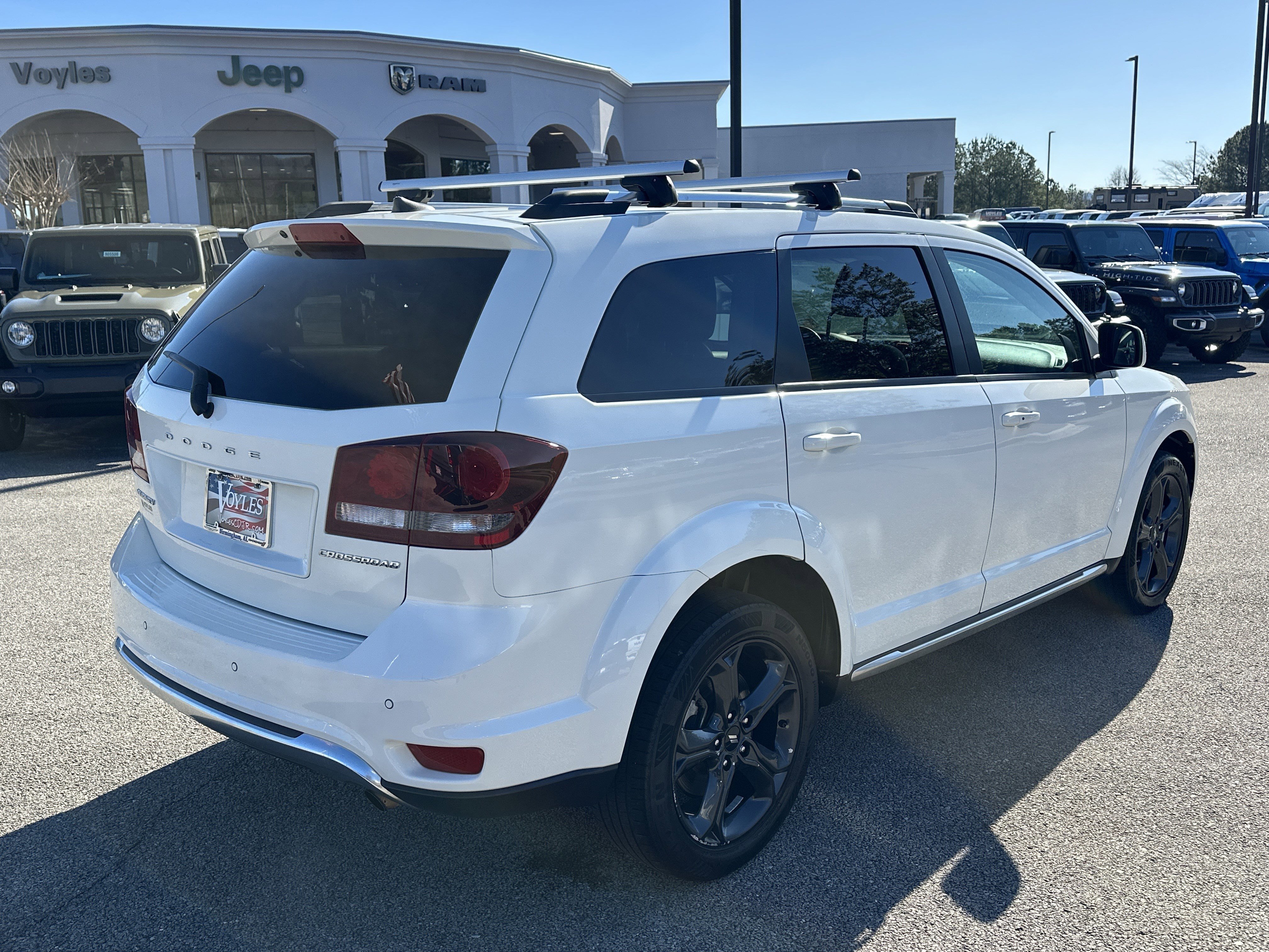 Used 2020 Vice White Dodge Crossroad image 7