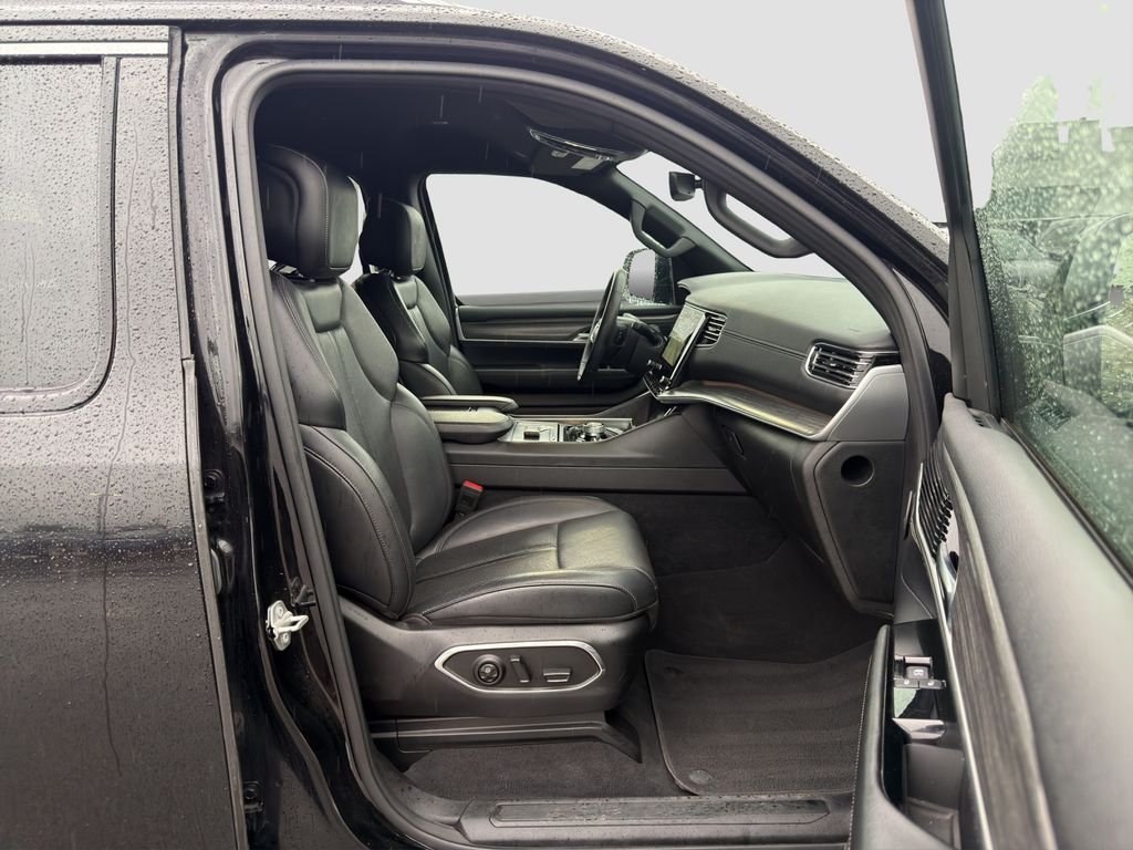 Used 2023 Black Jeep Series III image 24